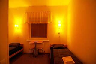 Мотели Motel Golden Fox Zeļčava Двухместный номер с 2 отдельными кроватями-7